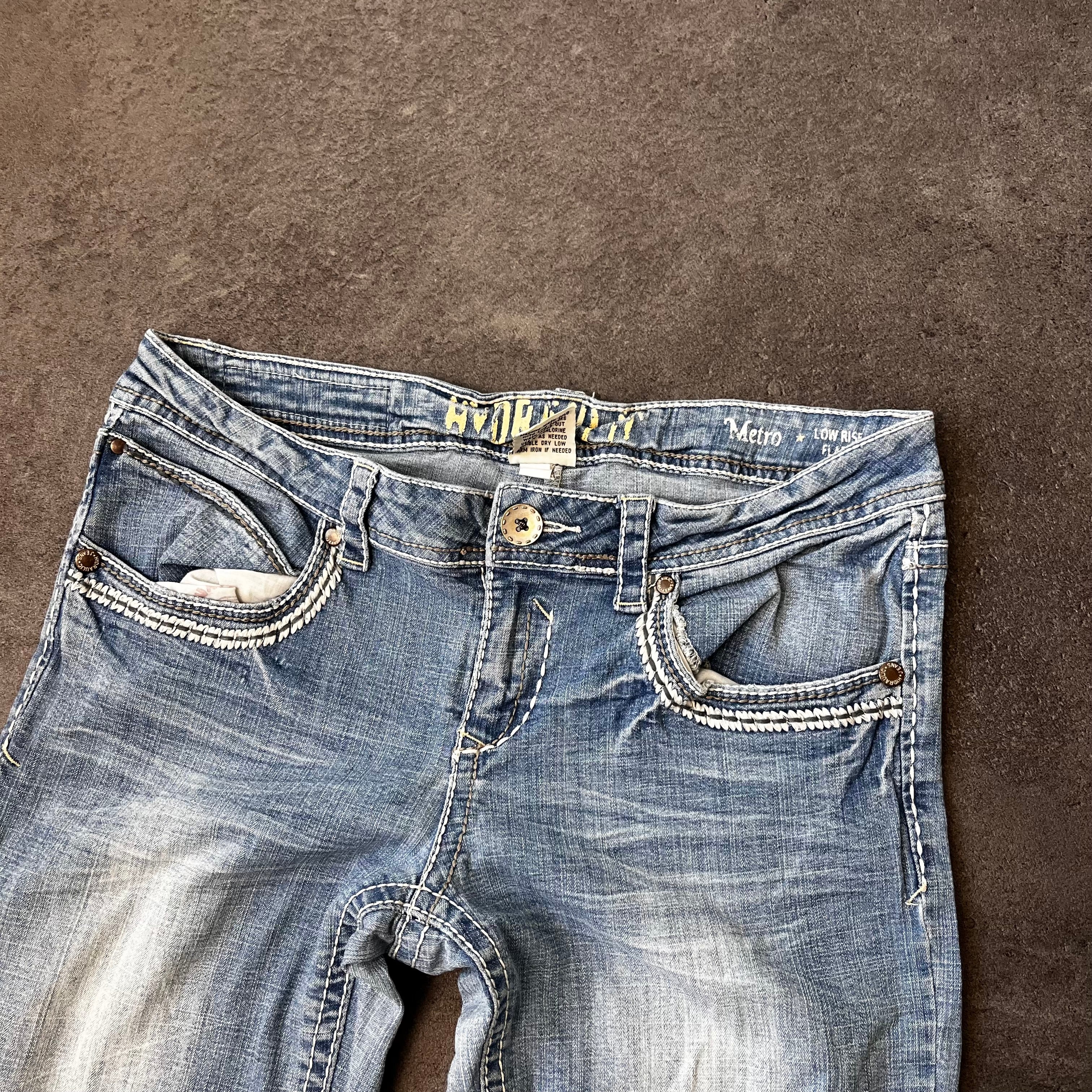 Vintage Y2K Bootcut Jeans Damen Hellblau mit Flügel-Stickerei – L
