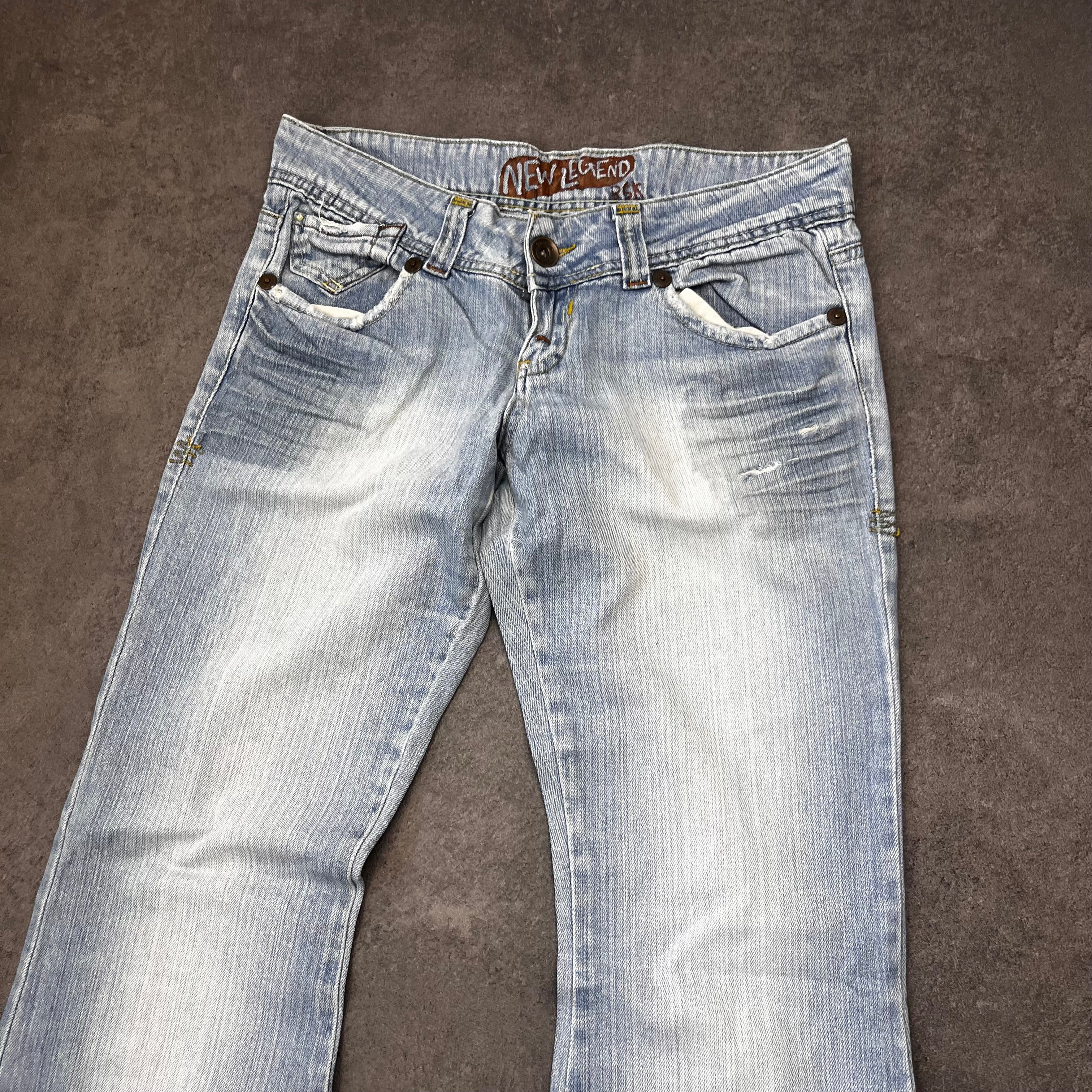 Vintage Y2K Flare Jeans Damen Hellblau Washed mit Stickerei – S